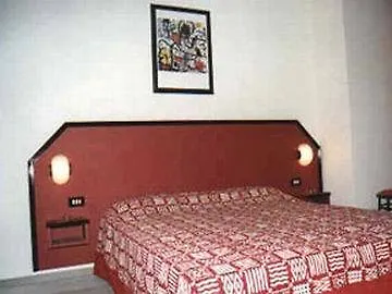 Hotel Du Midi 3*